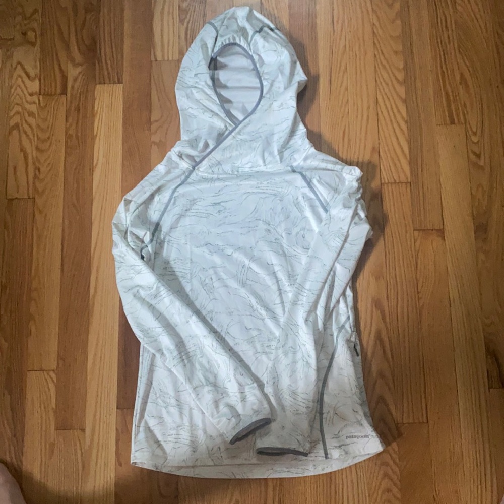 Patagonia, women’s hooded sunshirt, long sleeve